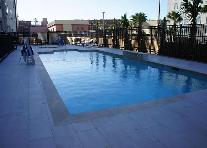 La Quinta Inn & Suites By Wyndham Galveston West Seawall