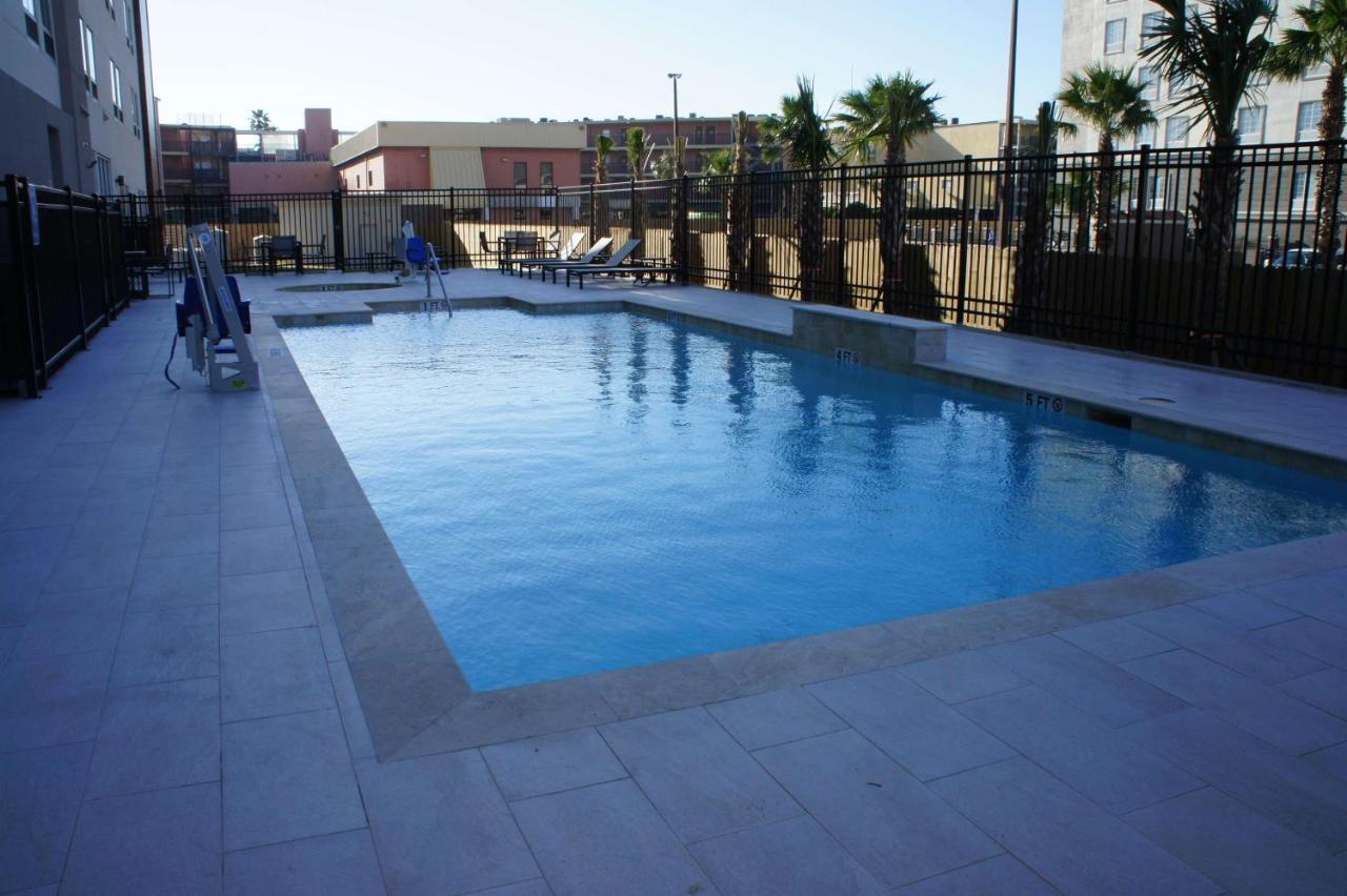 Hotel La Quinta & By Wyndham West Seawall
